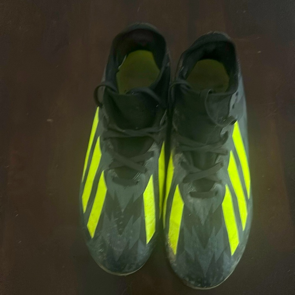Adidas grass soccer cleats. 5Y